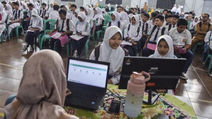 Kelebihan dan kekurangan sistem zonasi PPDB SMA Jakarta tahun ini